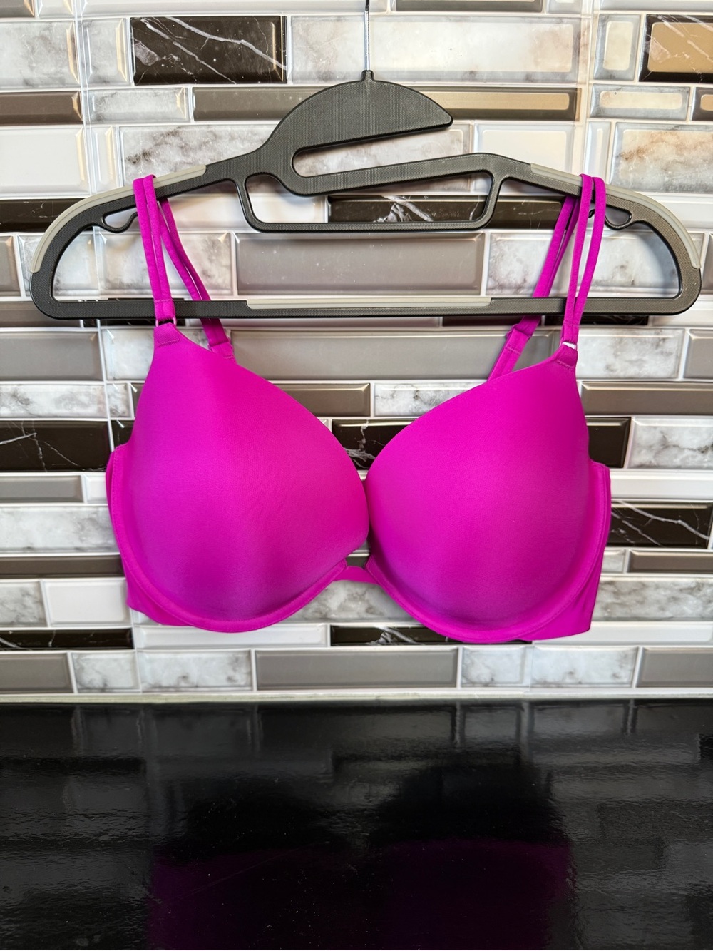PINK Victoria's Secret Hot Pink push-up T-Shirt Bra